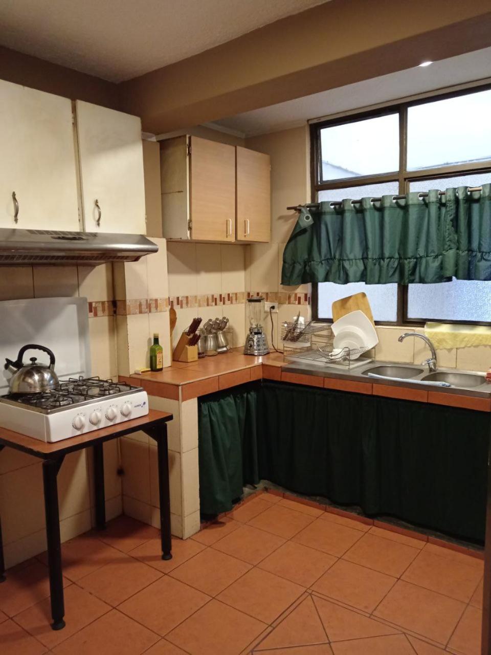فندق Tin House كويتو المظهر الخارجي الصورة